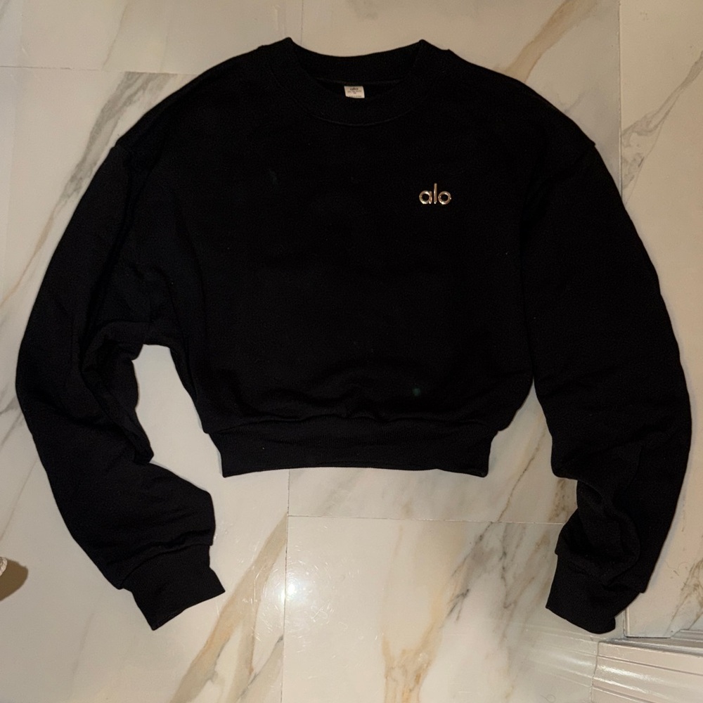 ALO Yoga Women's Black Cropped Accolade Sweatshirt xs - Picture 2 of 5